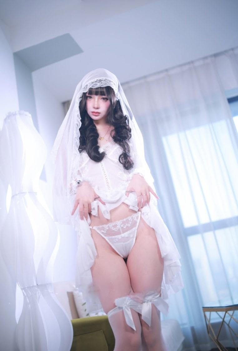 疯猫ss – 2025年12月会员订阅 捆绑婚纱-值得一看